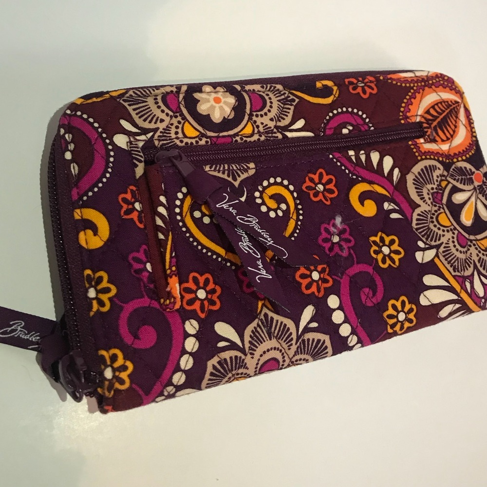 Vera Bradley Wallet NWOT-free with a purchase